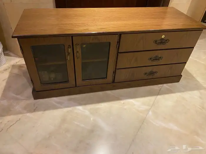 للبيع طاولة بحالة ممتازة ب 400 0