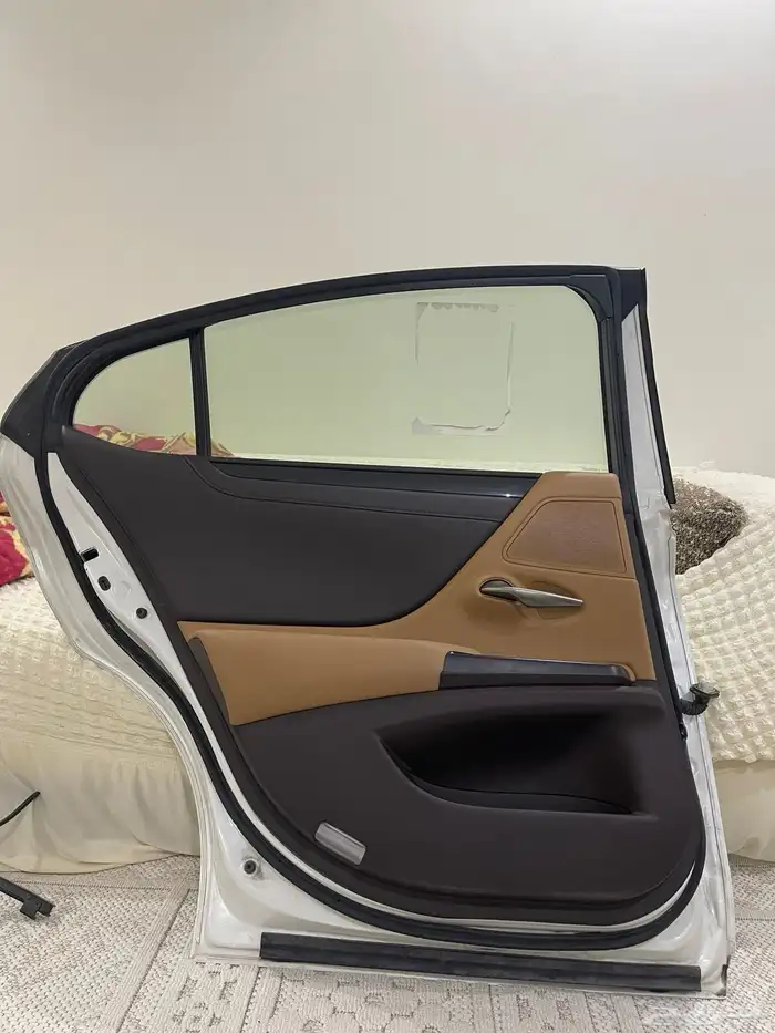 باب لكزس esكامل يسار ديكور يمين 0