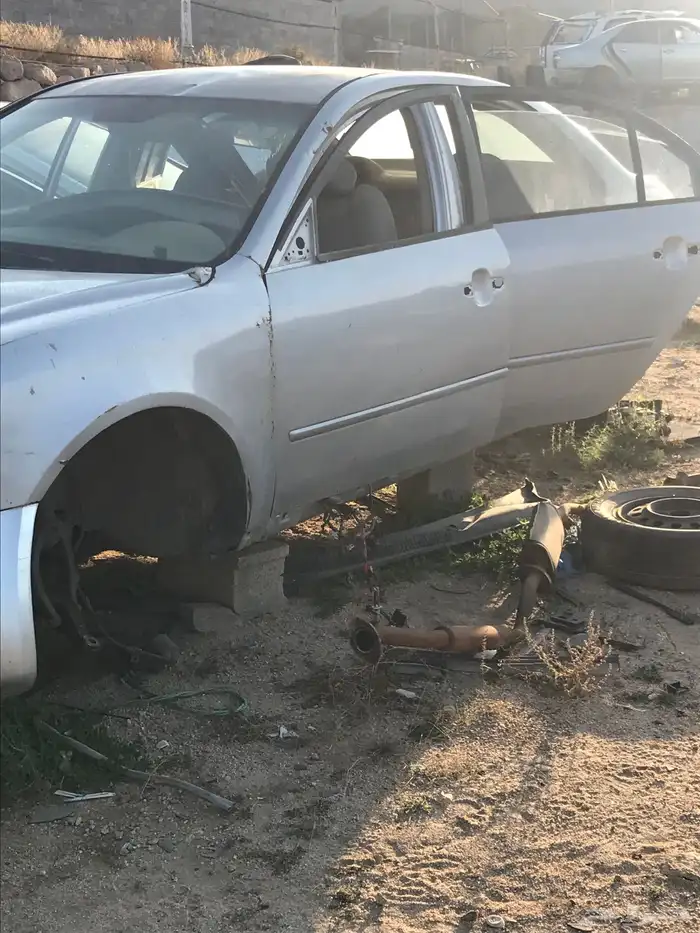 للبيع قطع تشليح سيارات متنوعه قطع فقط 2