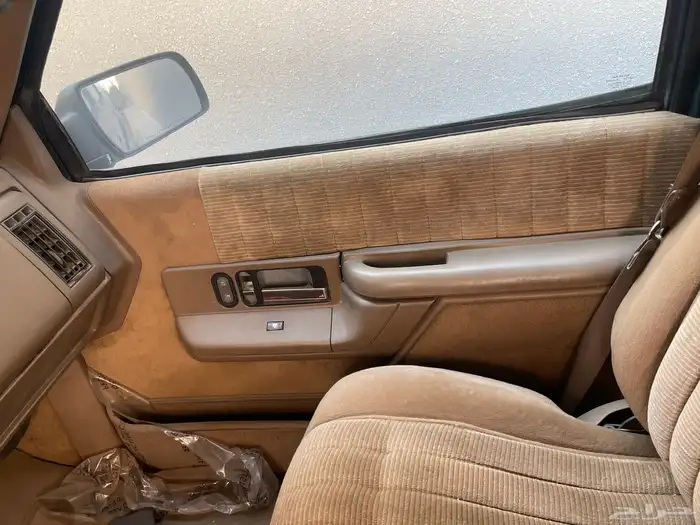 تم البيع جمس. G M C 1994 بلد داخلية جديدة 8