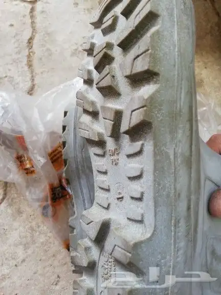 حذاء سفتي فرنسي جديد 4