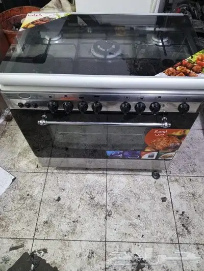 افران غاز شبه جديده ليس بها اي عيوب حالتها ممتازه ومعهاضمان 4