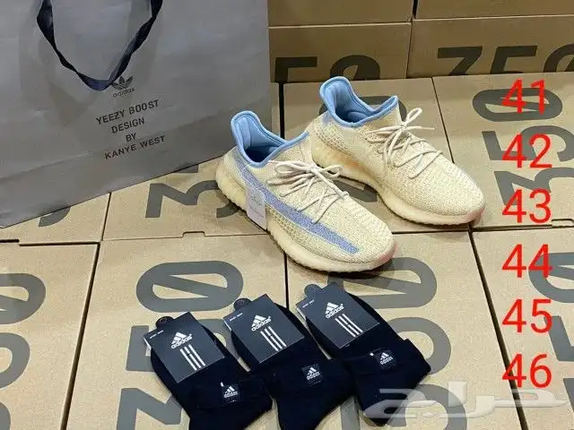شوزات ييزي700 مع كامل الملحقات بسعر 150ريال شامل توصيل 30