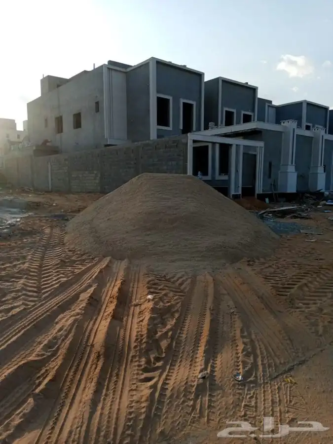 توريدات الرمل الابيض والاحمر وبطحاء خرسانه 5