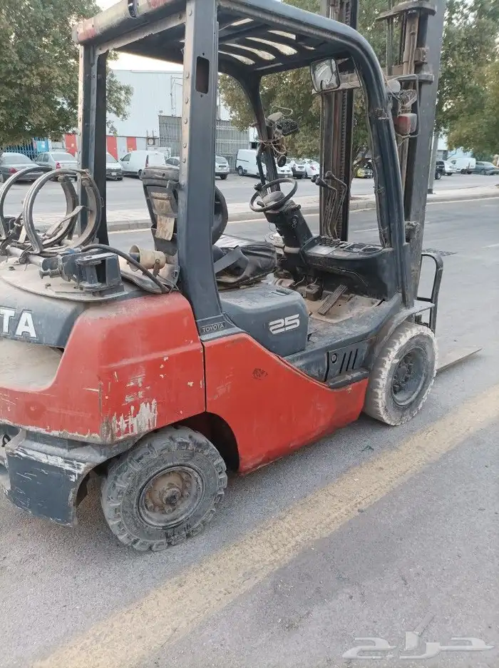 رافعه شوكية فوركليفت 2ونص طن تويوتا بنزين وغاز 2