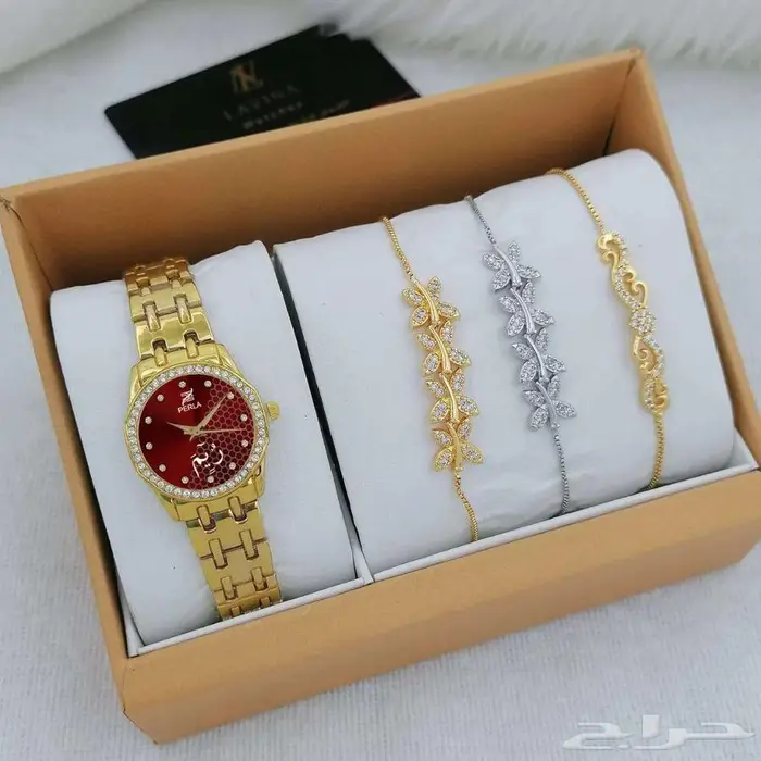 ساعة بالاسم المطلوب مع الاساور 9