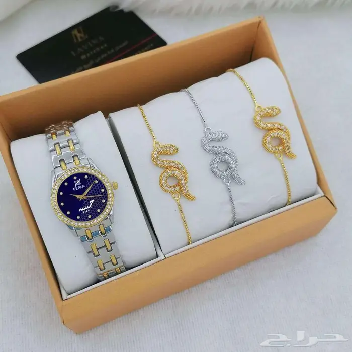 ساعة بالاسم المطلوب مع الاساور 10