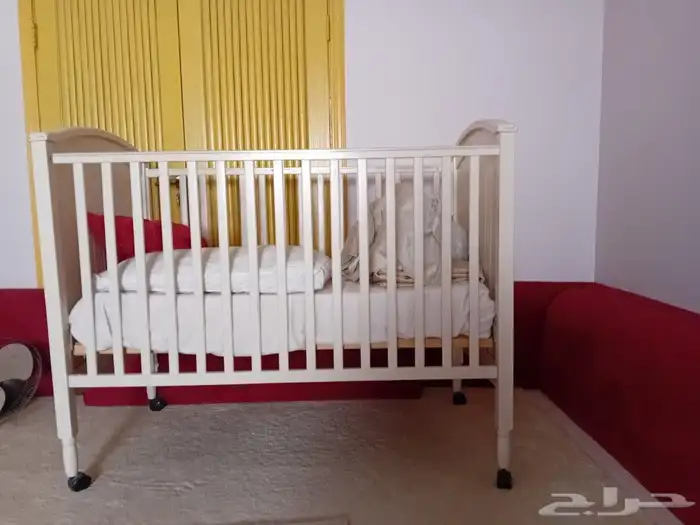 سرير اطفال نظيف 1