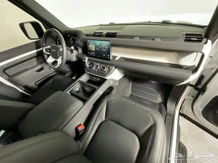 DEFENDER 110 S 2023 6