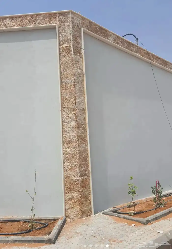 120 ريال متر ابيض حجر 0