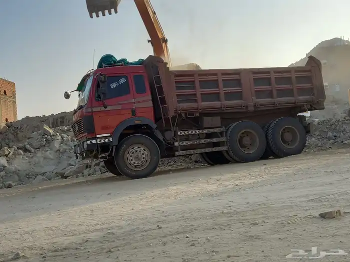 قلابات وترلات أجار توريد بطحاء وخرسان واسفلت 3