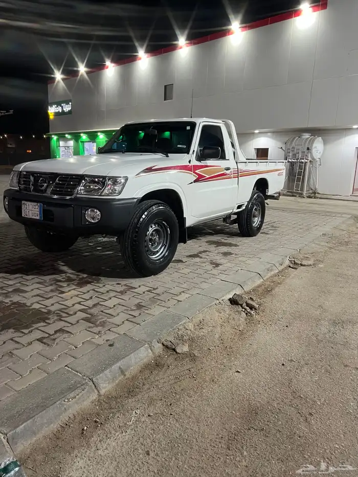 للبيع شاص نيسان يحمل لوحه مميزه 0