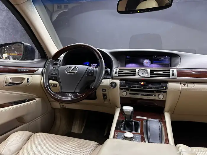 لكزس LS460 موديل 2013 و بطاقة الهوية الاماراتية 7