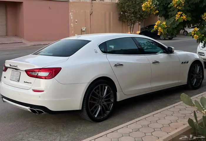 مزراتي كواتروبورتي GTS 2014 V8 1