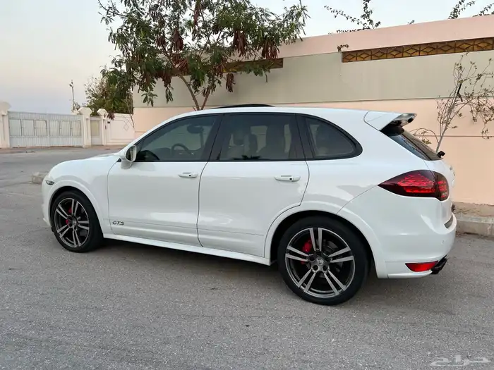 بورش ( كايين GTS ) موديل 2013 فل كامل شبه جديد 5