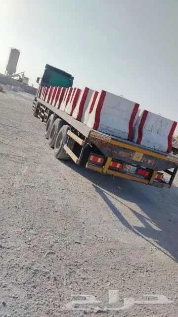 حواجز خرسانية مناهيل قواعد كهربا 1