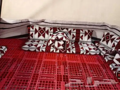 كراسي حديد 1