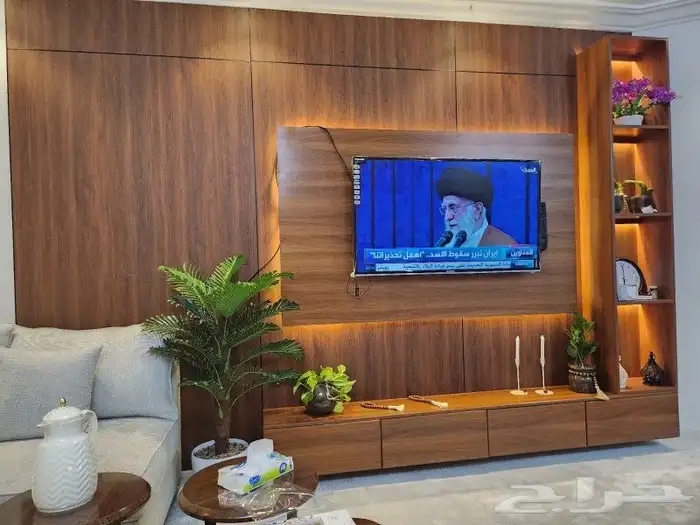 ديكورات خلفيات شاشه شيبورد  بديل الرخام  بديل الخشب رفوف خشب 0