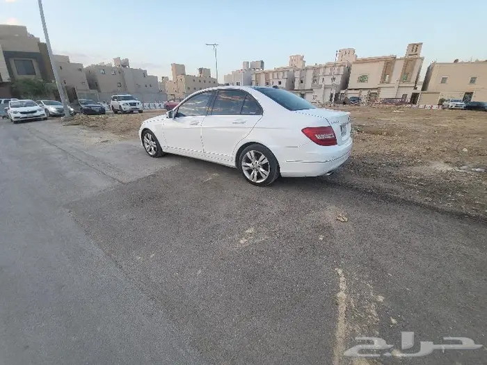 مرسيدس C200 2014 4
