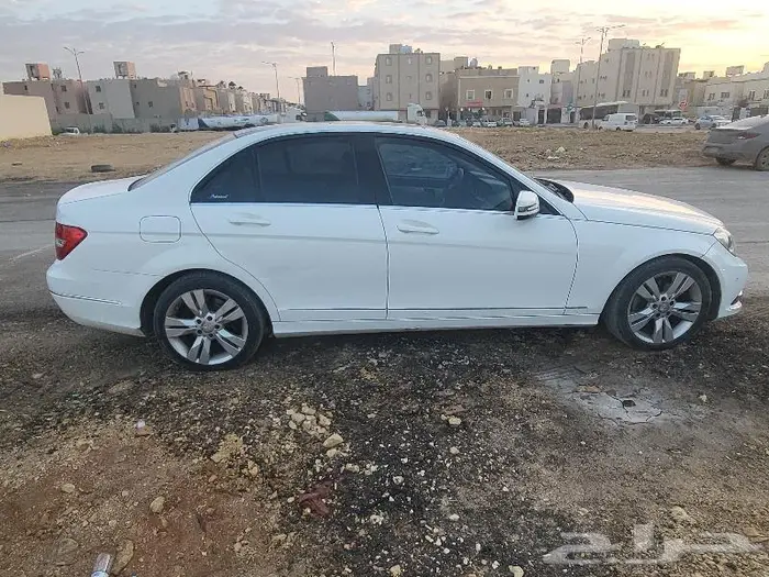 مرسيدس C200 2014 5