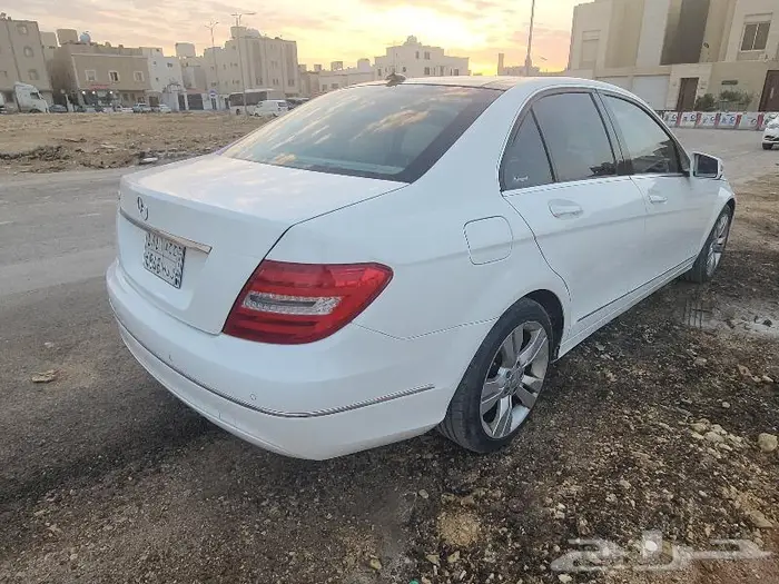 مرسيدس C200 2014 6