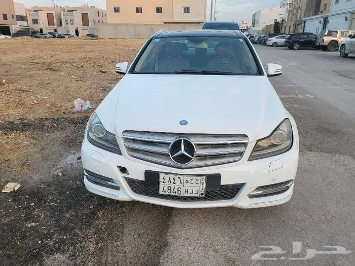 مرسيدس C200 2014 1