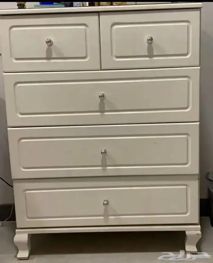 خزانة ملابس 1