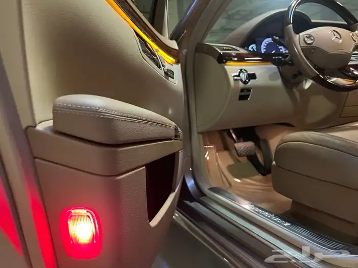 مخزن مرسيدس بانوراما 350 مواصفات500 عداد 83 الف فقط اجفالي 36