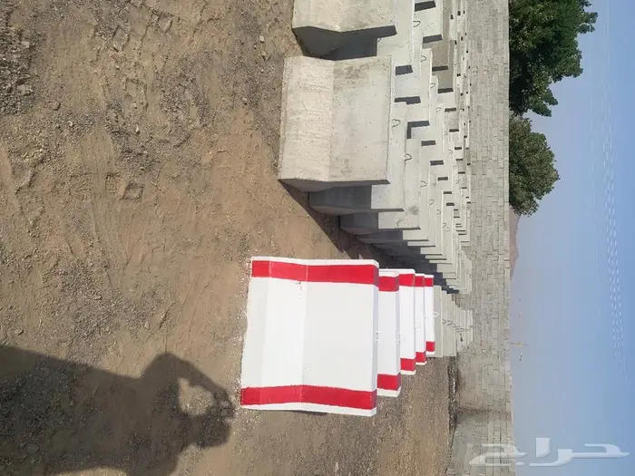 قواعد اناره وحواجز خرسانيه سفتي نيوجيرسي صبات مصدات 3