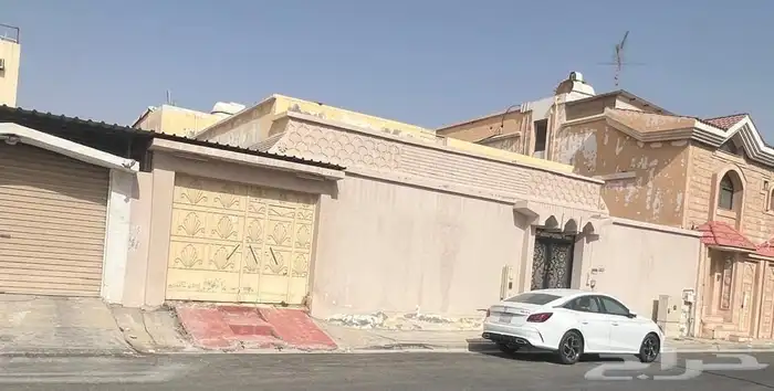 للبيع دور ونص في حي العقربيه 0