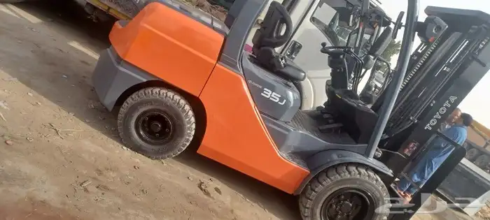 لتاجير المعدات فركلفت جس بي كرينات مالفت سيزر لفت 6