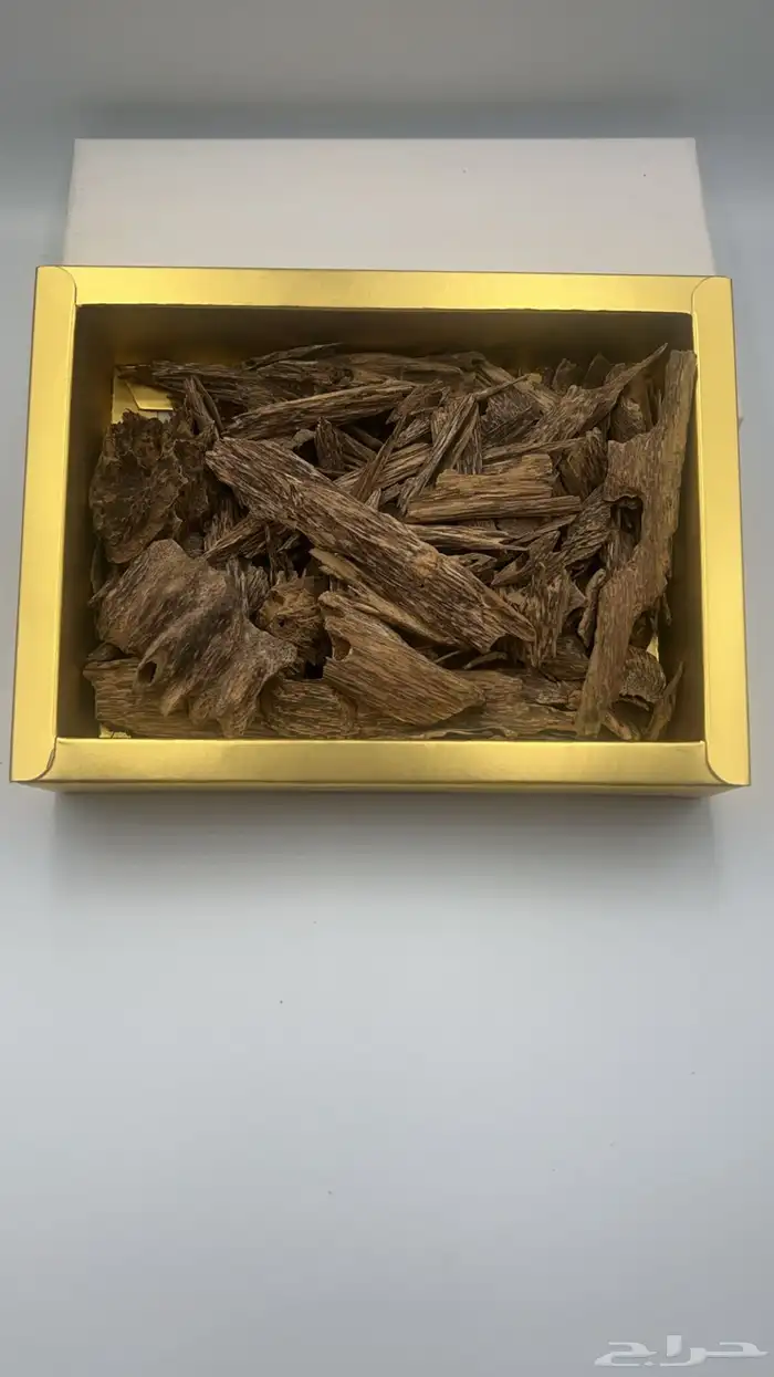 عرض على نوعين من الأعواد الطبيعيه 1