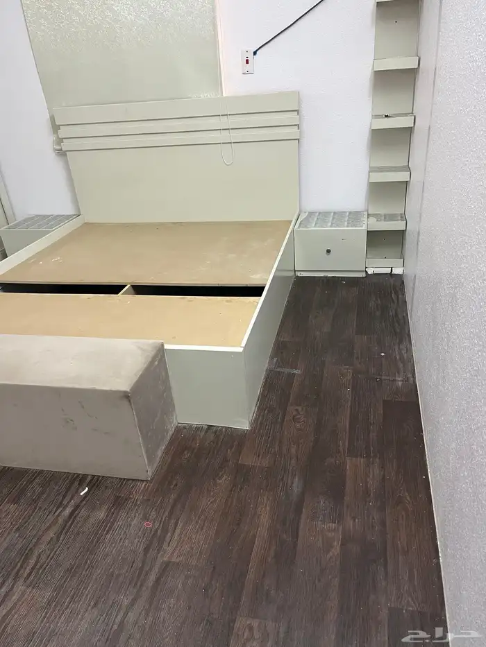 غرفة نوم للبيع في محايل 1