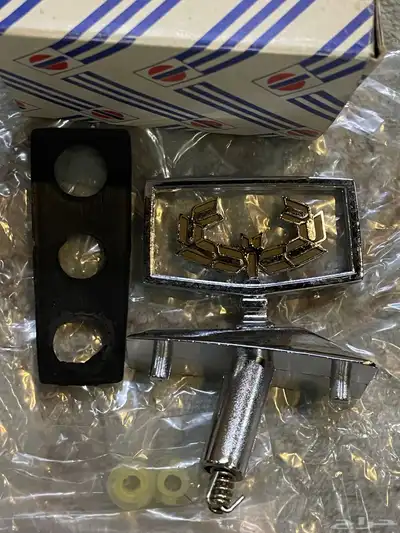 تمثال لسيارة نيسان لوريل ( 200L ) 2