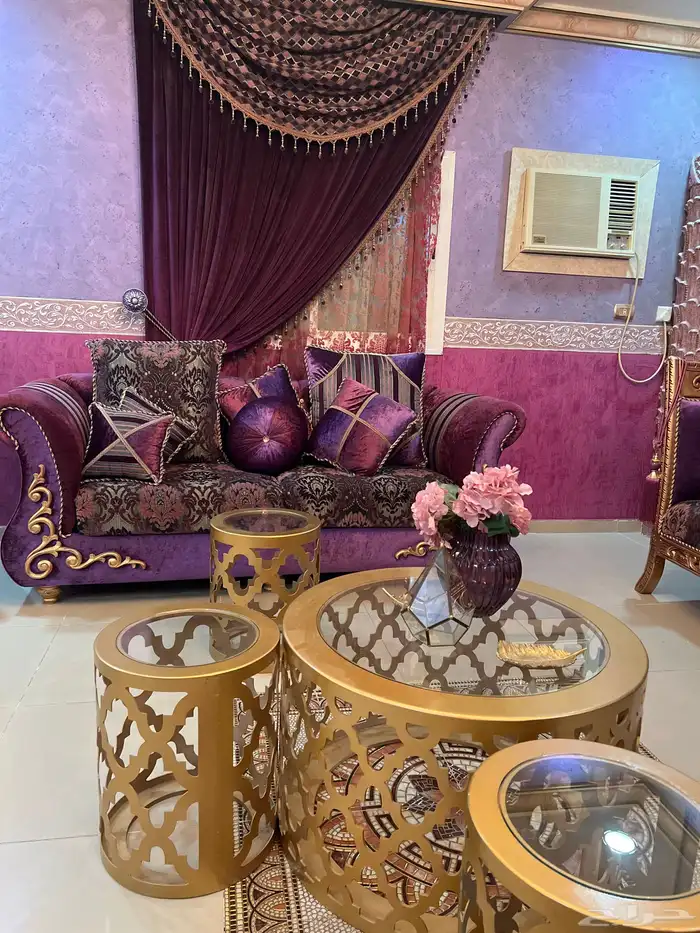 طقم كنب 12 قطعة كبير مع طاولاته مع الستائر 1