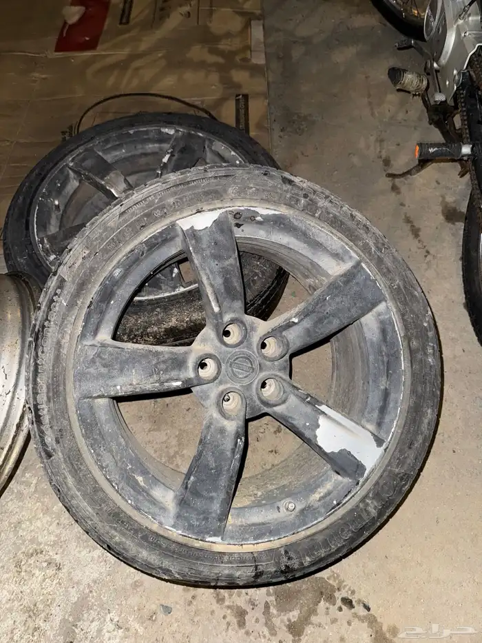 للبيع جنوط زد 370 وكفرات 19 11