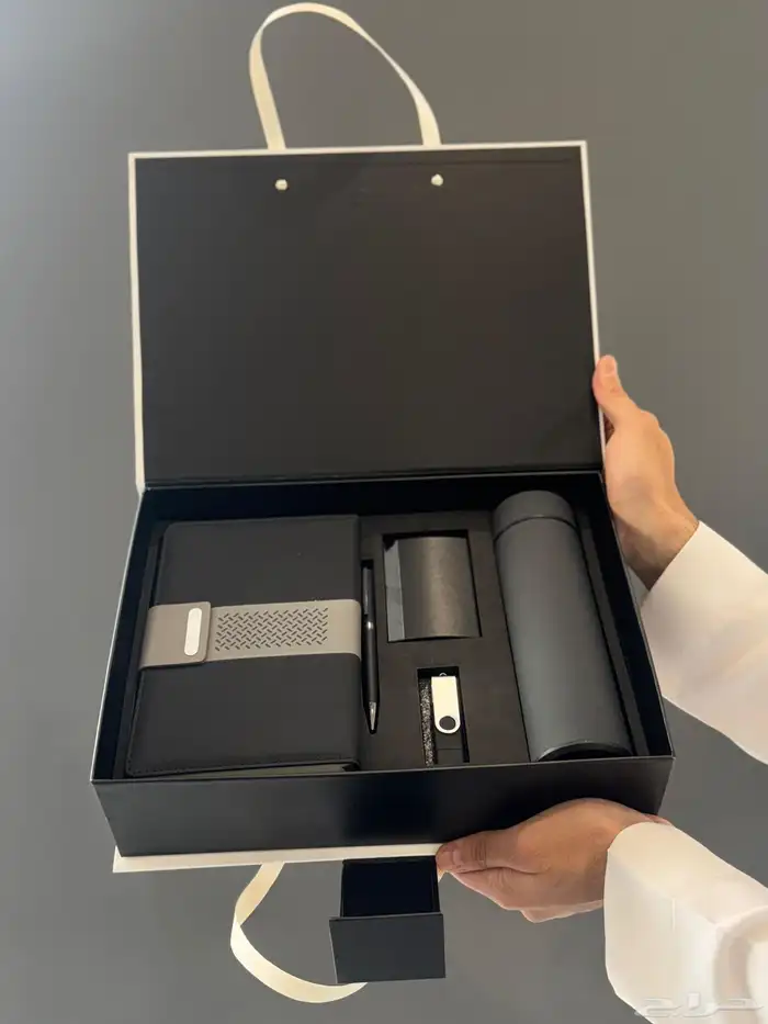 بوكس الموظف جاهز وتفصيل حسب الطلب بجميع المحتويات 4