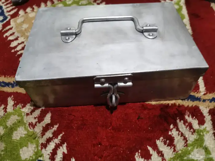 للبيع صندوق معدن تراثي 0