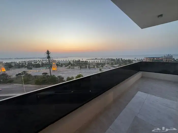 شقة للبيع مطلة على كورنيش الدمام 0