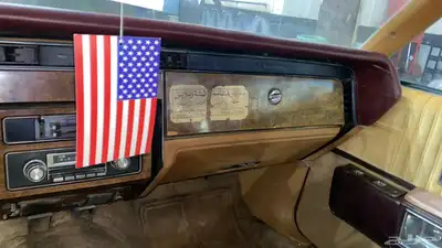 بونتياك بونفيل 1980 كلاسيك 4