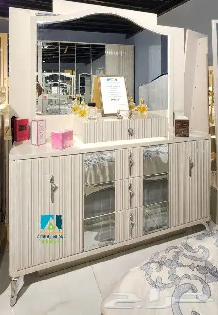 غرف نوم عروض نهايه العام 1