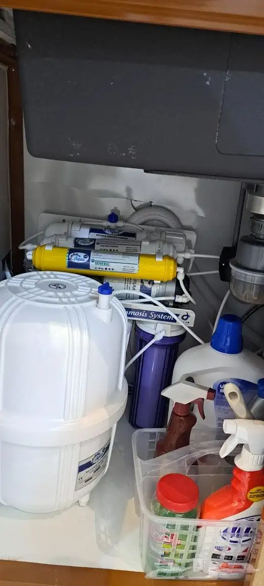 فلاتر تحلية مياه فلتر صيانة تغير الفلاتر اجهزة تحلية مويه 2