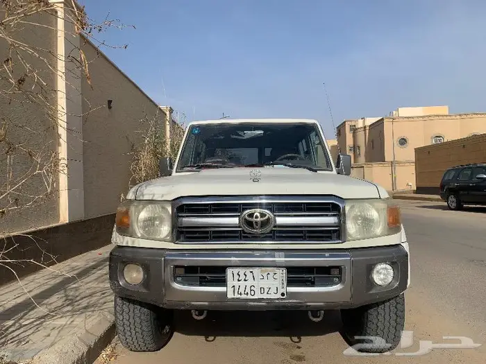 لاندكروزر ربع 9