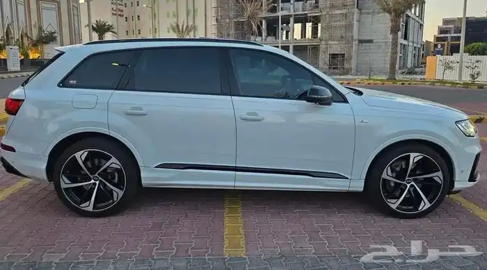 Audi Q7 2020 4