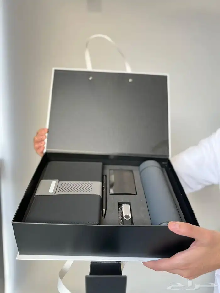 بوكس الموظف جاهز وتفصيل حسب الطلب بجميع المحتويات 3