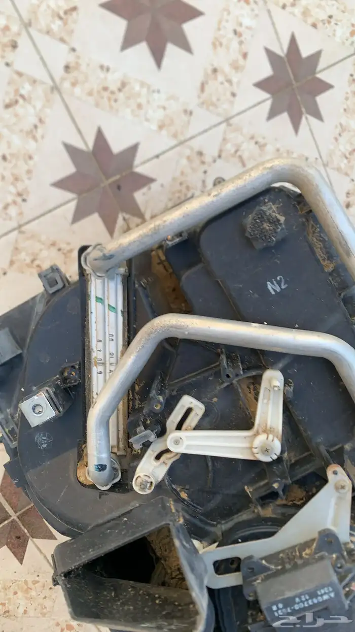 ثلاجه مكيف افالون 2000-2004 2