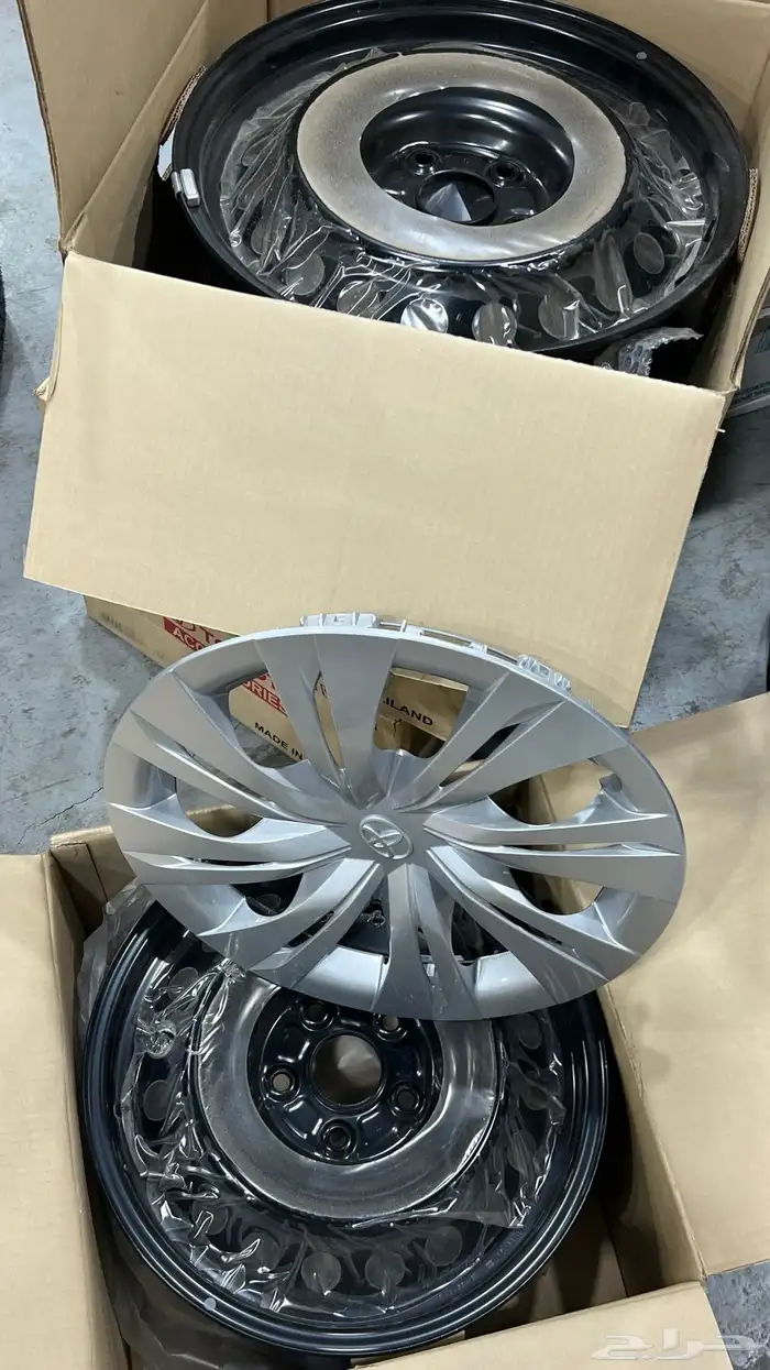 جنوط كامري 2025 سواح مع الطيس والصواميل 1