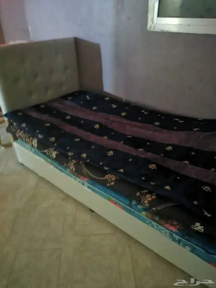 سجاد ikea و سرير ونجف وقطع ديكور 0