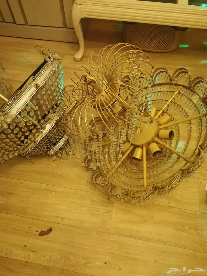 سجاد ikea و سرير ونجف وقطع ديكور 1