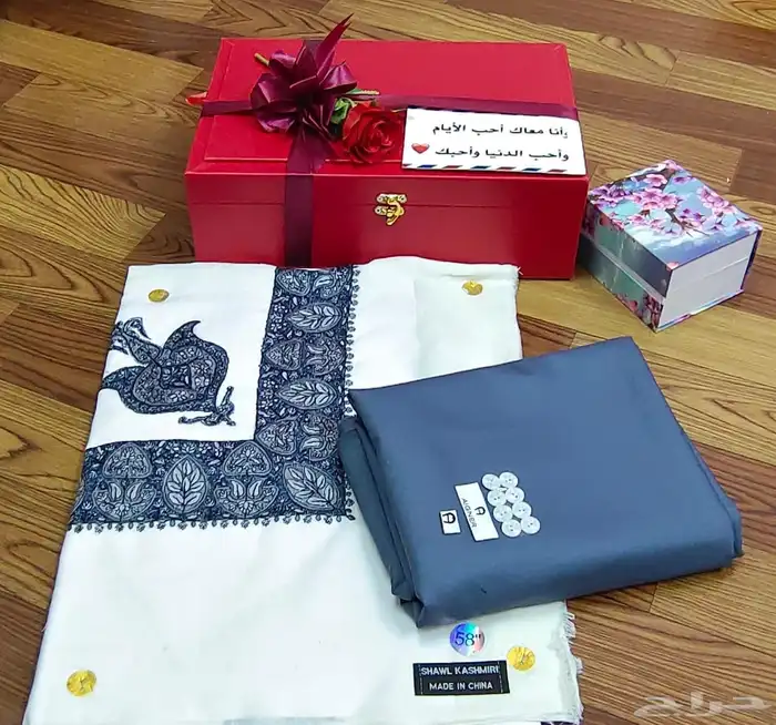 هدايا رجاليه قماش مع سديري 80